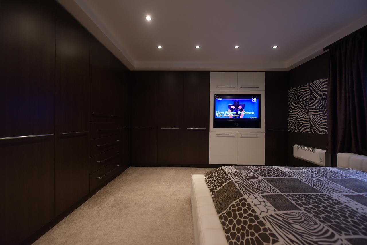H & V Residence - Bungalow Apartment Arad Exterior foto