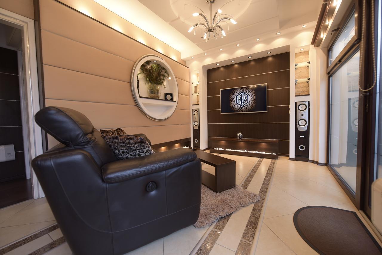 H & V Residence - Bungalow Apartment Arad Exterior foto